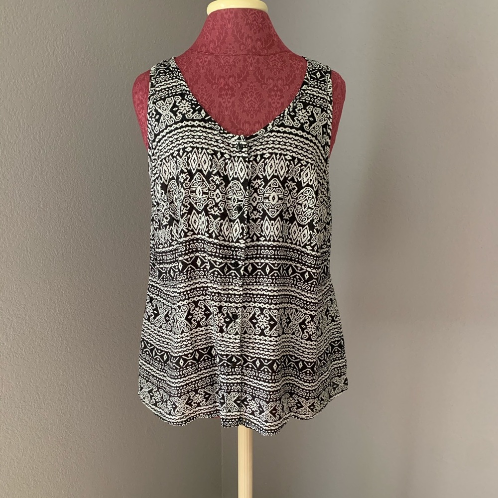 4 FOR $5 Faded Glory sleeveless button up blouse